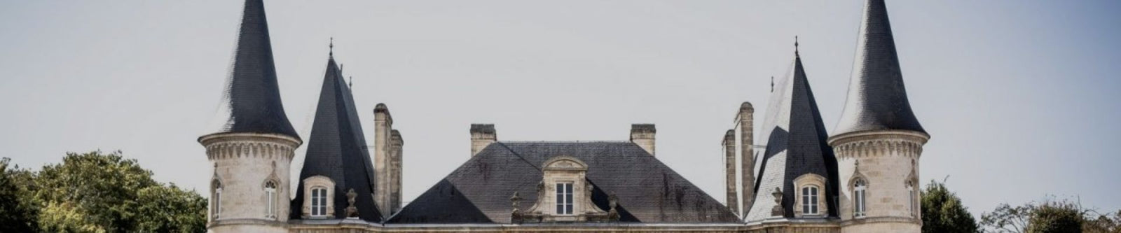 Chateau in Bordeaux illustrating the Fine Wine collection by Whelehans Wines. 
